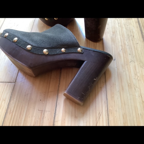 Clogs - Picture 3 of 5